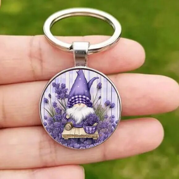 🌺 🌺 🌺  Purple Gnome and Lavender Wreath Keychain - Picture 2 of 5